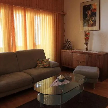Apartment Guidon *