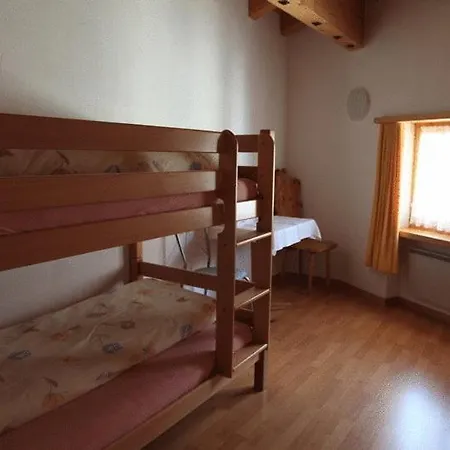 Apartment Guidon *